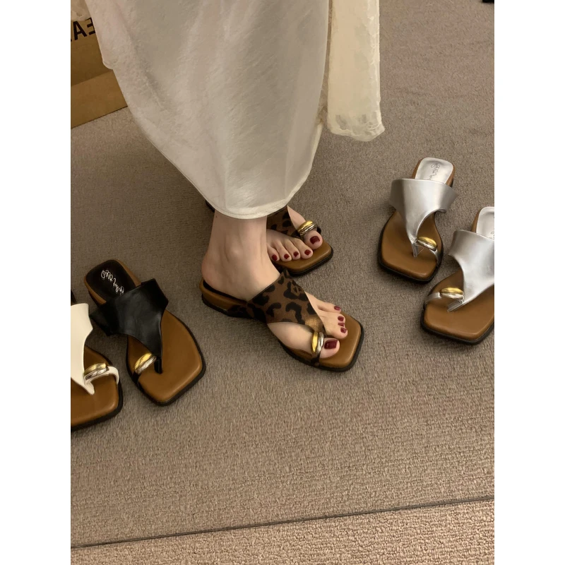 法式复古金属扣套趾凉鞋女2025年新款小众厚底一脚蹬沙滩鞋夏外穿