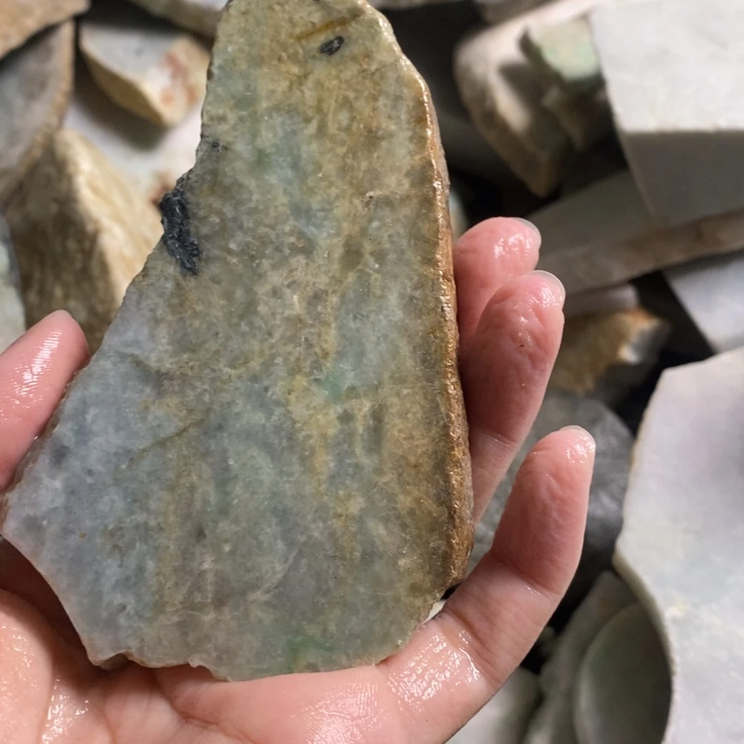 颈饰未镶嵌翡翠天然