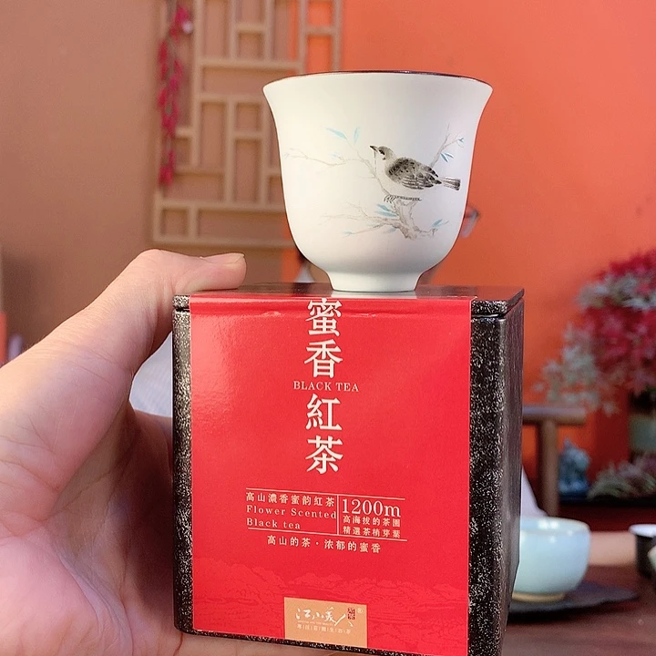 高山生态蜜香红茶加杯