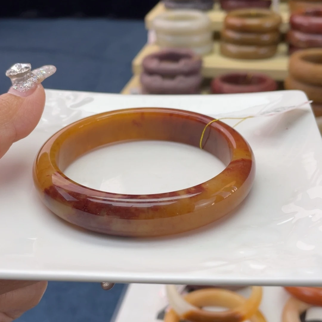 【闪购商品】石英质玉未镶嵌手镯改**字