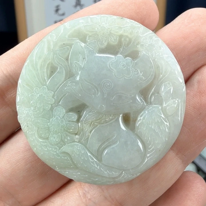 翡翠挂件未镶嵌翡翠