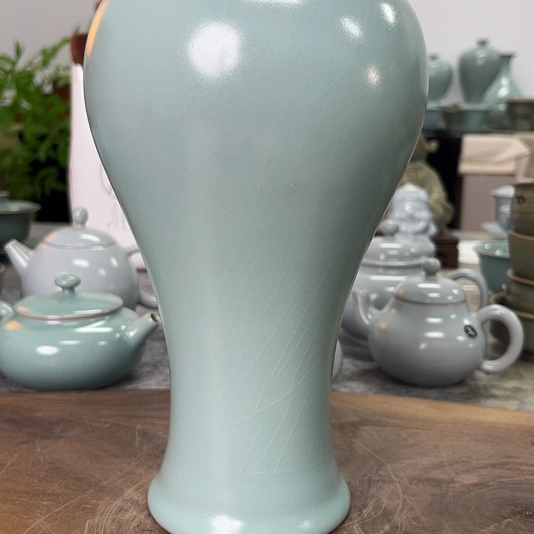 杯仿古，纯手梅瓶。。。。微瑕