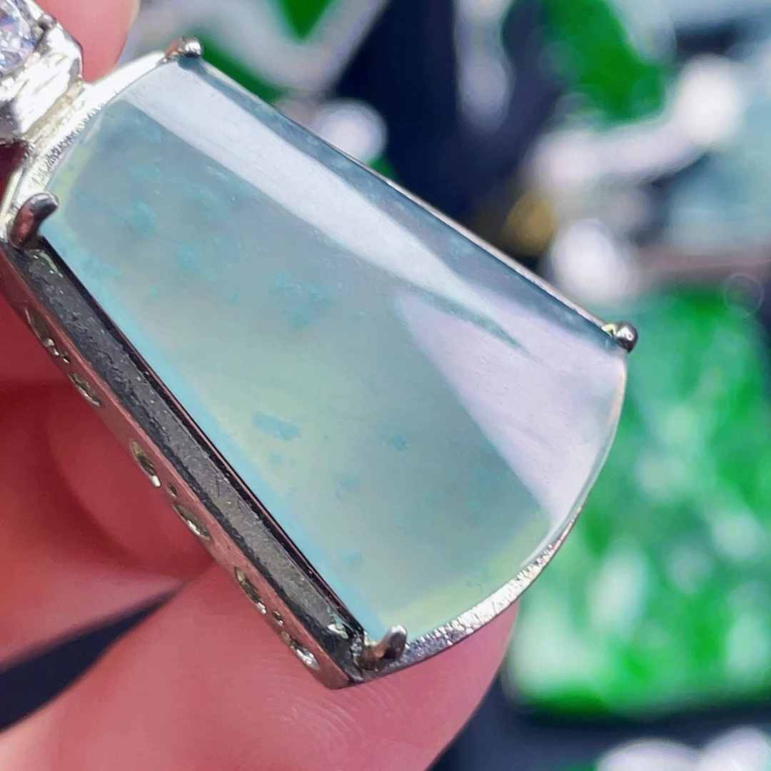 翡翠未镶嵌颈饰010