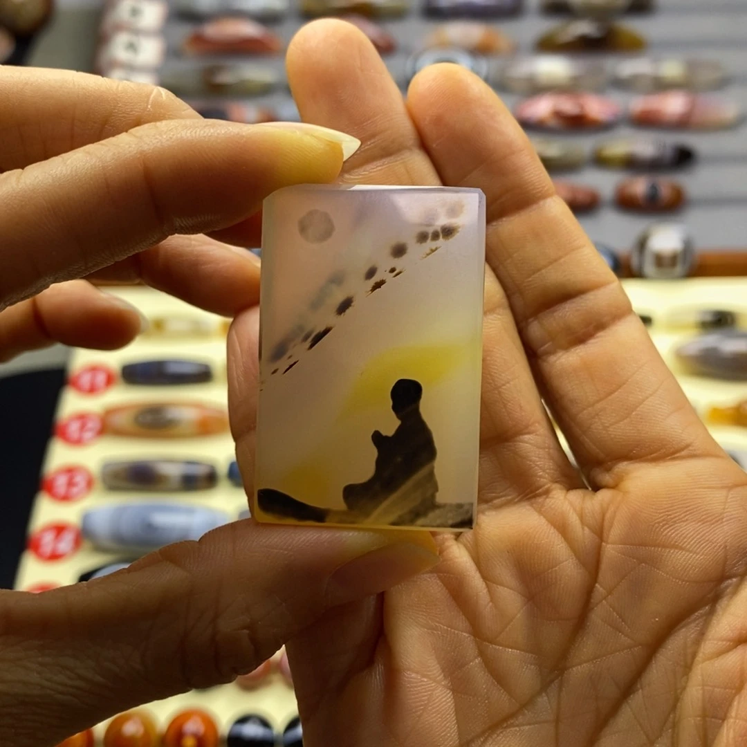 长***馆玛瑙/玉髓未镶嵌珠宝半成品