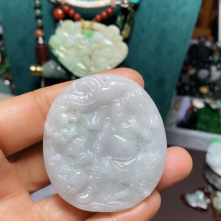 翡翠未镶嵌吊坠(赠链)