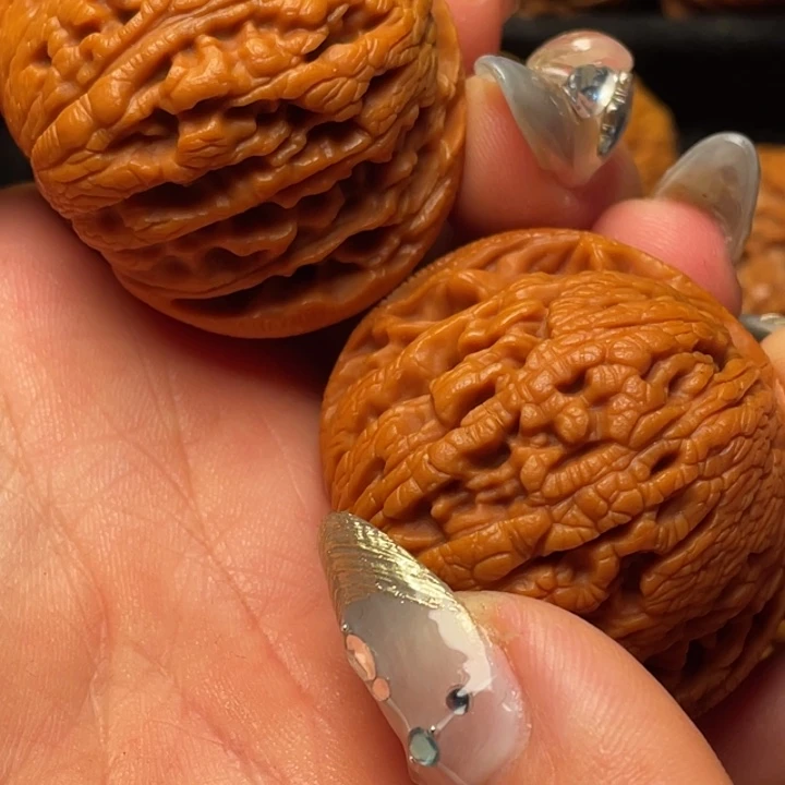 文玩核桃把件秦岭山脉核桃