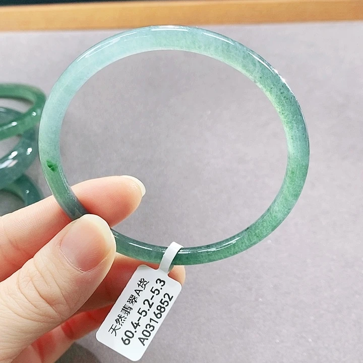 翡翠未镶嵌手镯（圆镯）