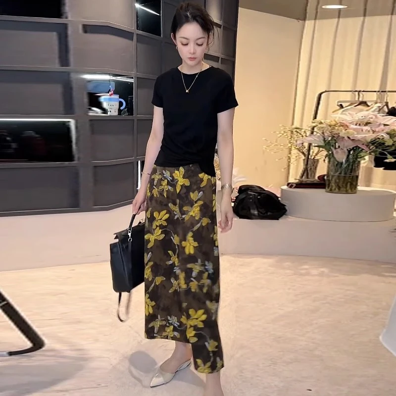 时尚套装裙女2025夏季新款洋气显瘦短袖T恤印花半身裙减龄两件套
