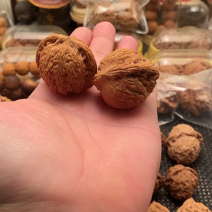 M***n文玩核桃吊坠狮子