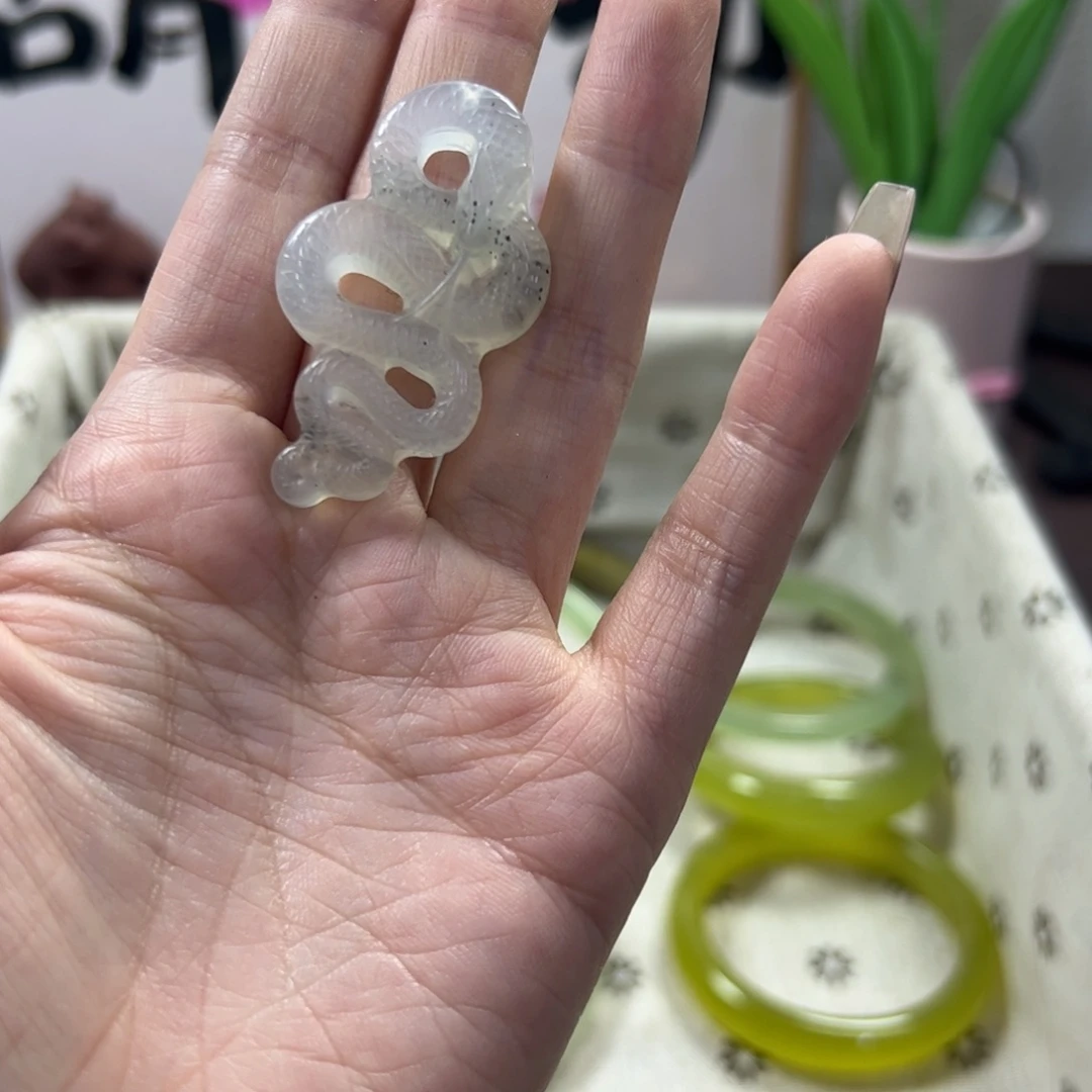 蛇纹石玉手镯未镶嵌131