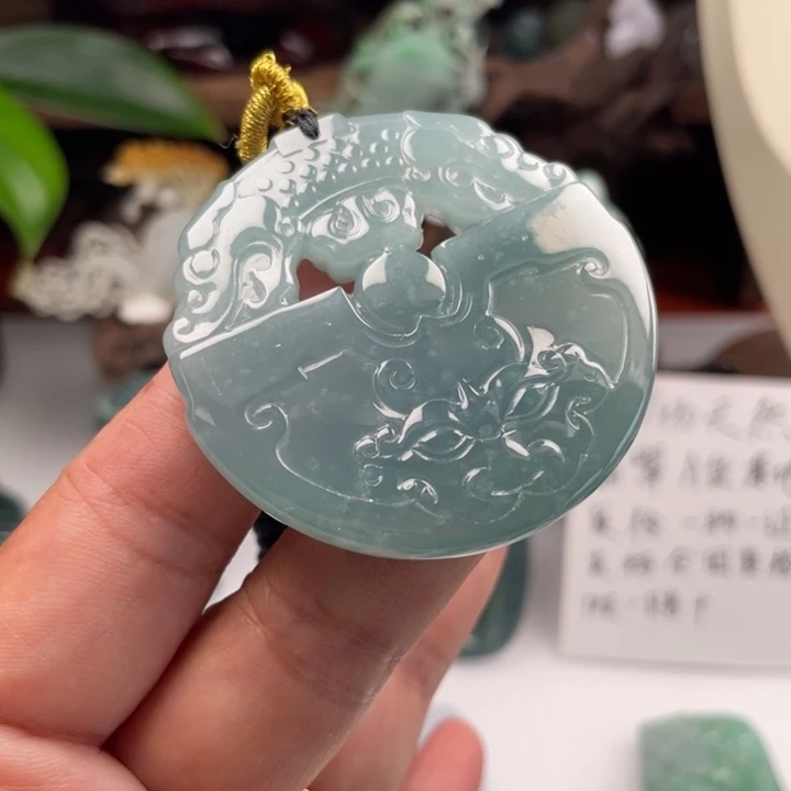 翡翠未镶嵌颈饰玉