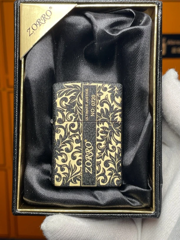 微瑕高档 Zorro 佐罗黑砂限量繁花一机一码煤油打火机902-1336