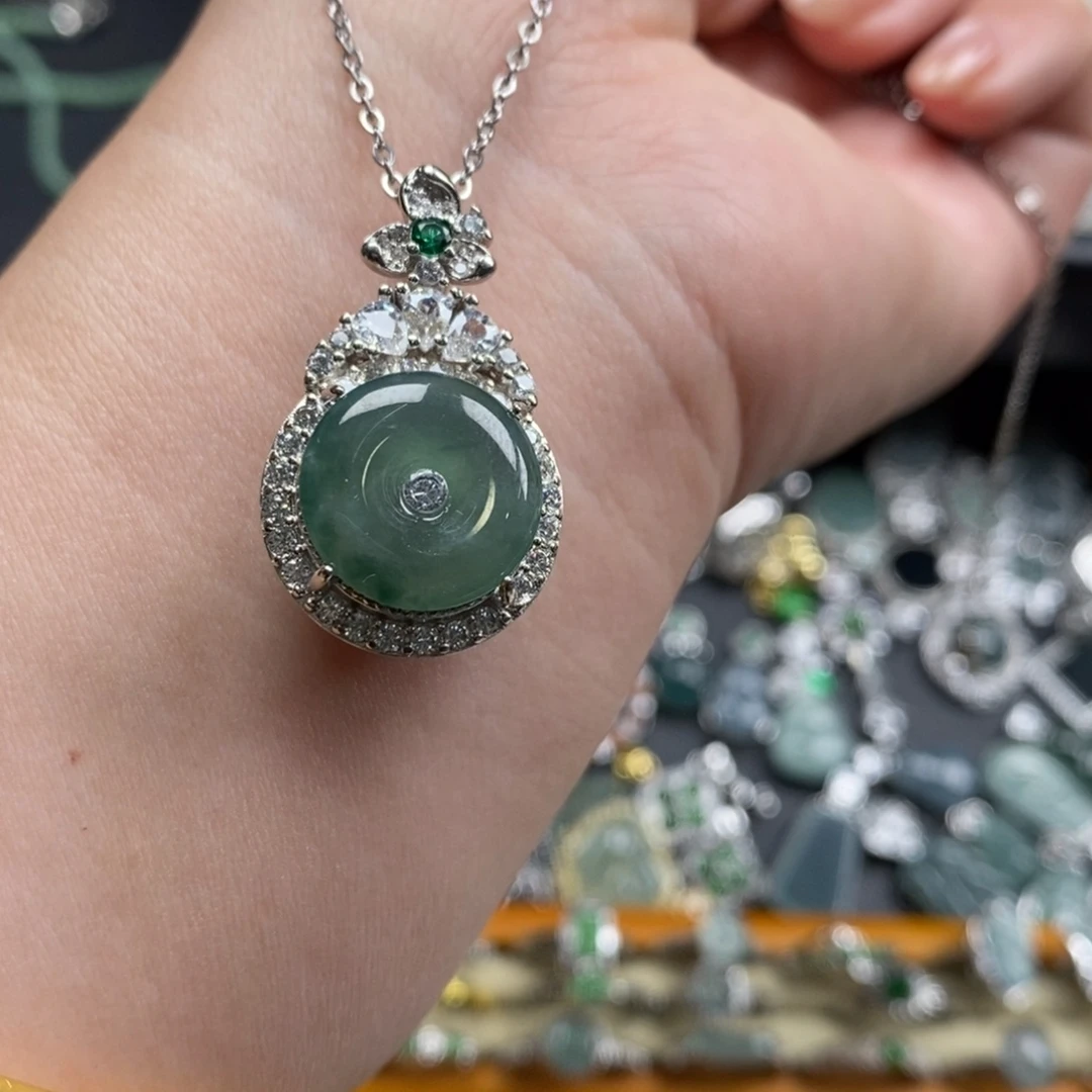 翡翠未镶嵌颈饰翡翠