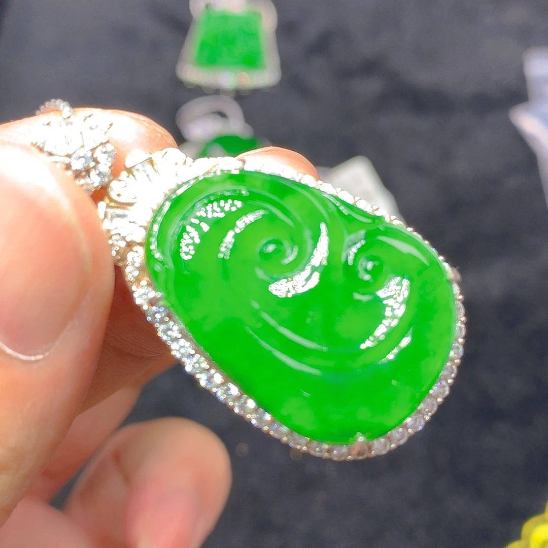 颈饰银S925镶嵌翡翠