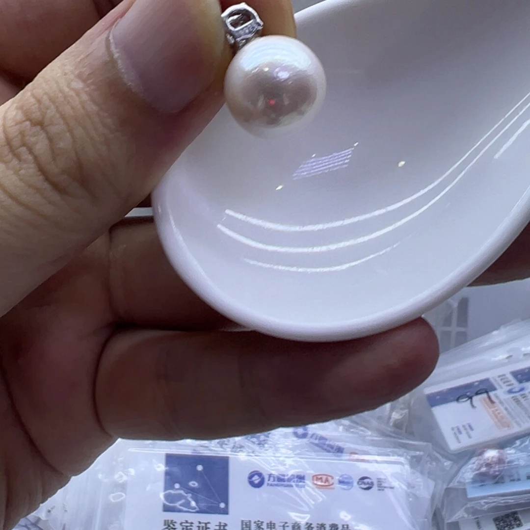银S925镶嵌耳饰淡水珍珠