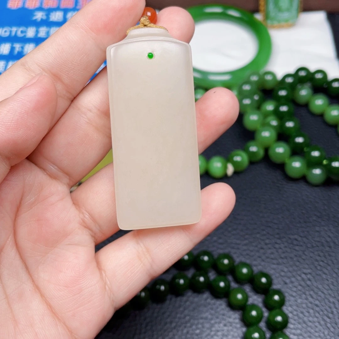 颈饰未镶嵌和田玉