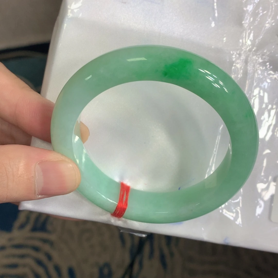 翡翠未镶嵌手镯翡翠