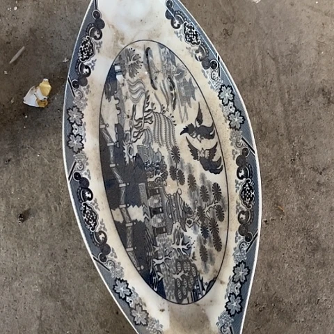 M***O陶瓷12寸盘一个磕了