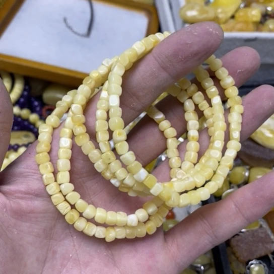 蜜蜡裸石未镶嵌多样性发货其一