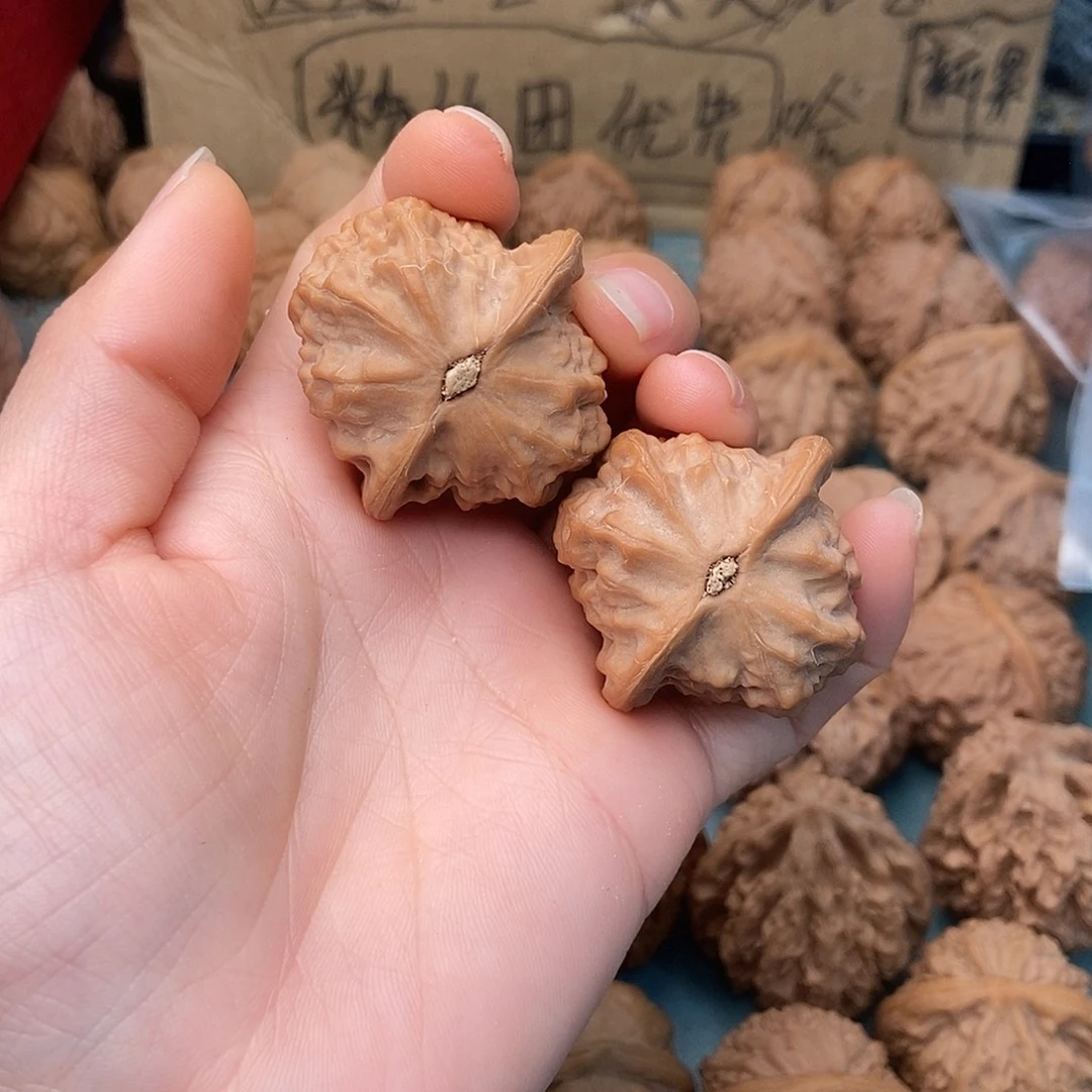 文玩核桃吊坠瓷娃娃7