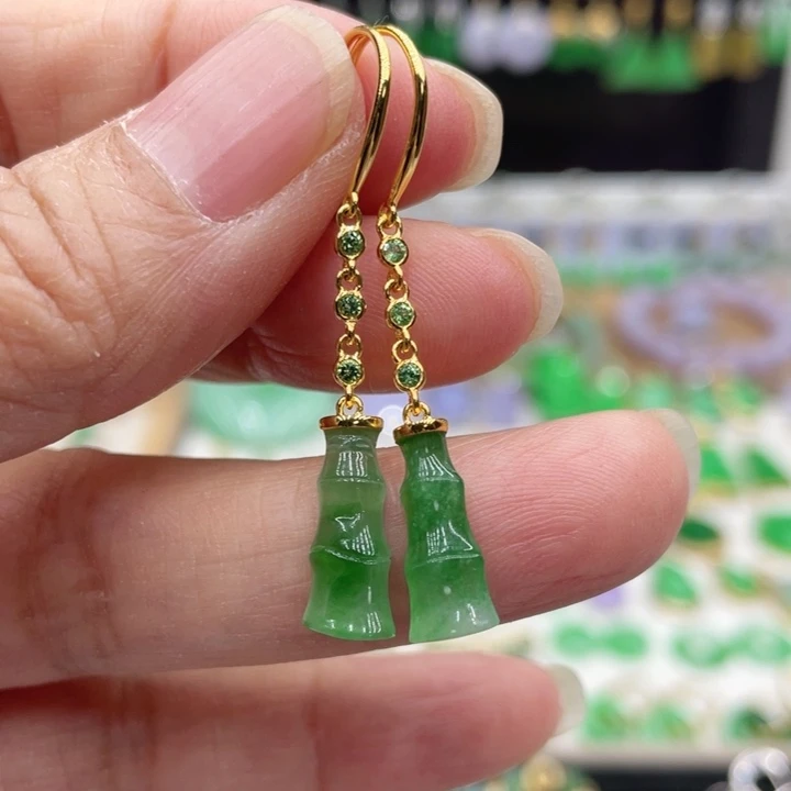 翡翠18K金镶嵌耳饰