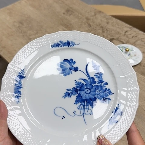 词*人瓷器。瓷器。瓷器。