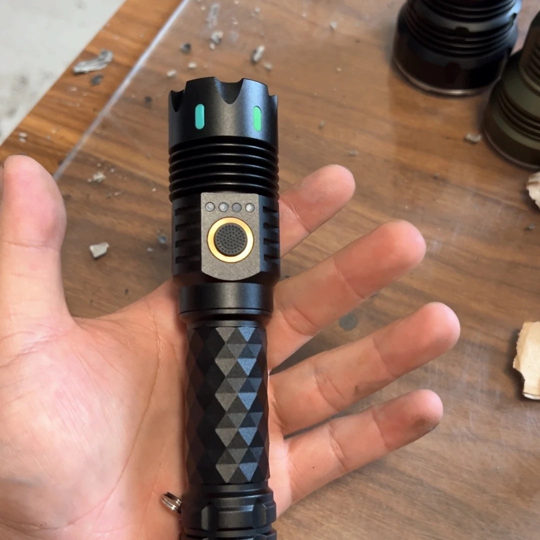 X6强光手电万流小直
