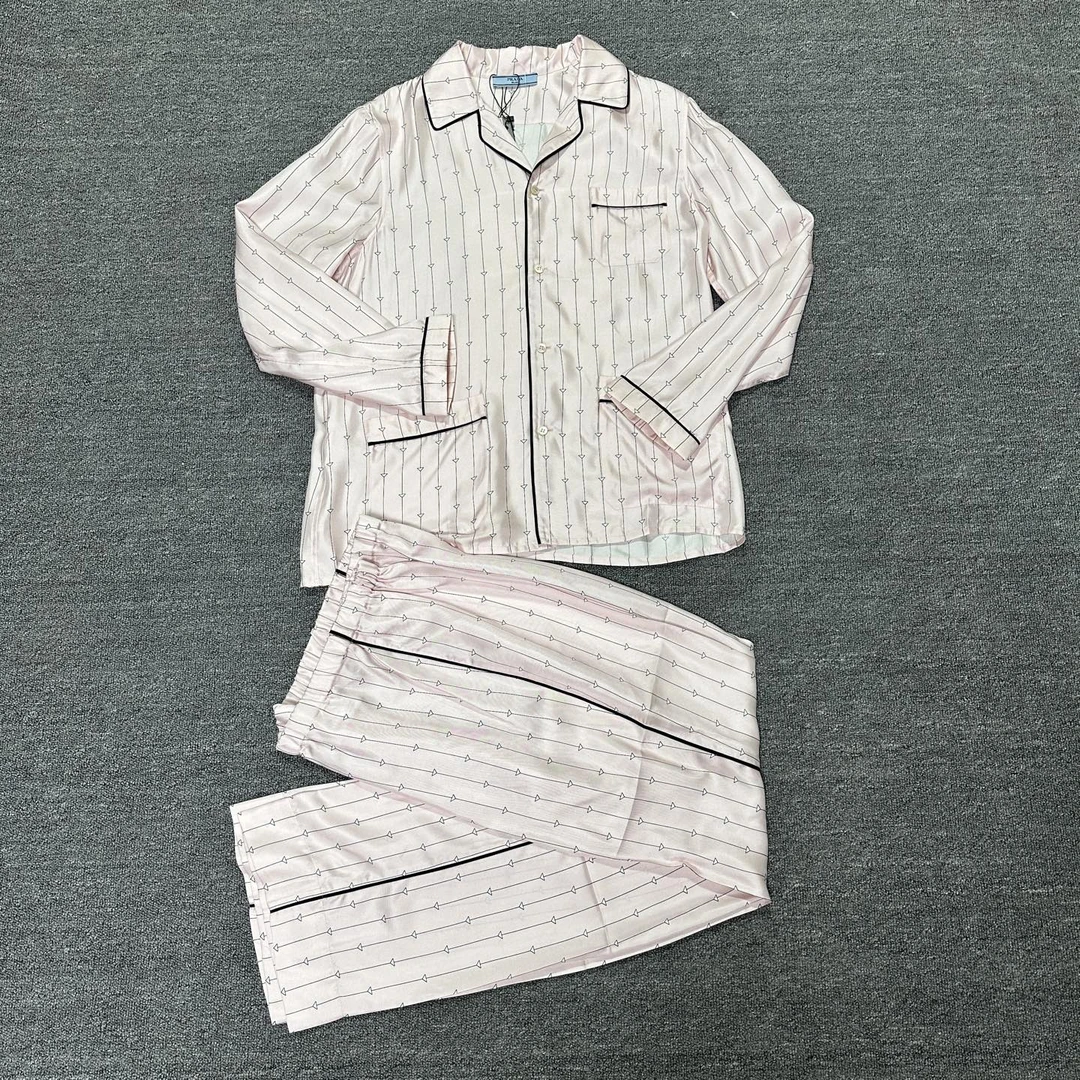 未使用 Prada/普拉达 女士粉色睡衣风套装白色时尚针织百搭155780