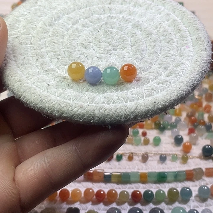 翡翠散珠未镶嵌定制翡翠卡8+，一组