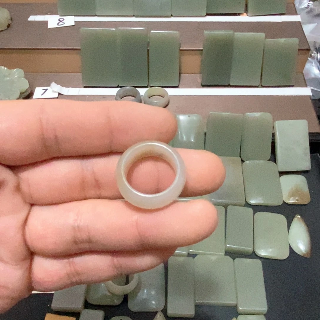 和田玉未镶嵌颈饰M****r032