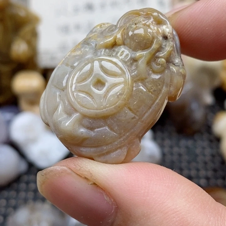 颈饰未镶嵌硅化珊瑚（珊瑚玉）有瑕 小