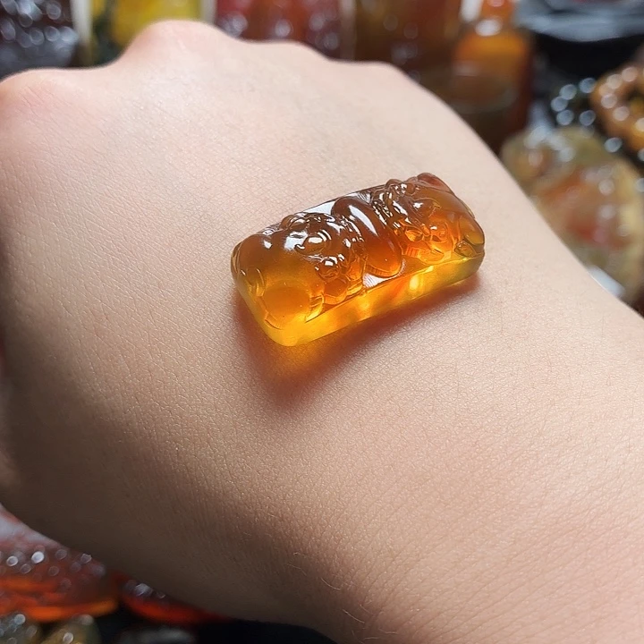 琥珀未镶嵌裸石23