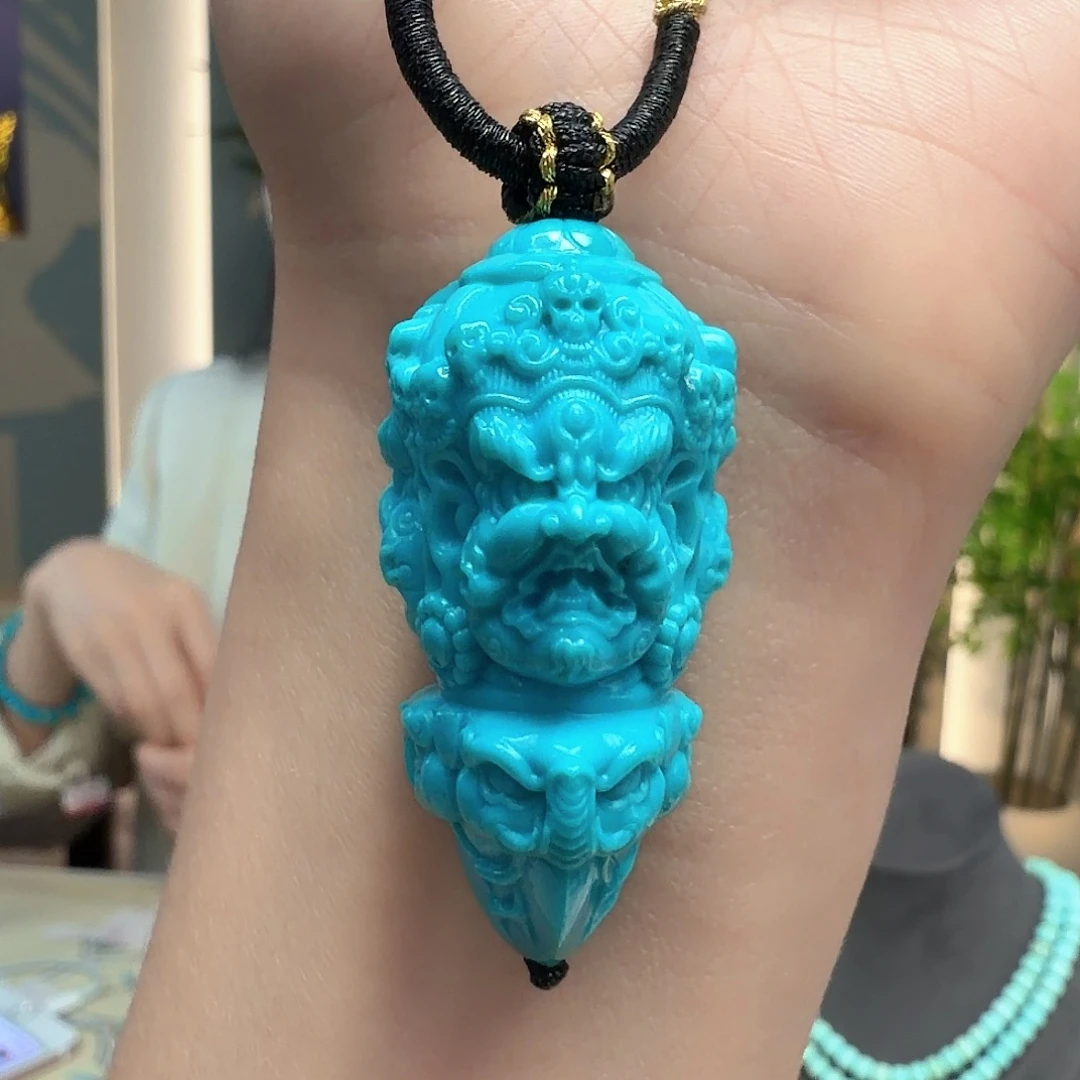 绿松石未镶嵌颈饰