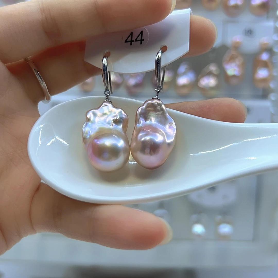 拉***菲未镶嵌颈饰淡水珍珠