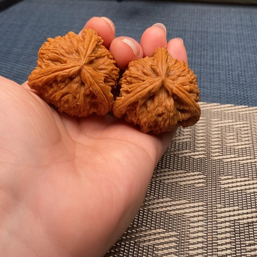 ぃ****吊坠文玩核桃三棱