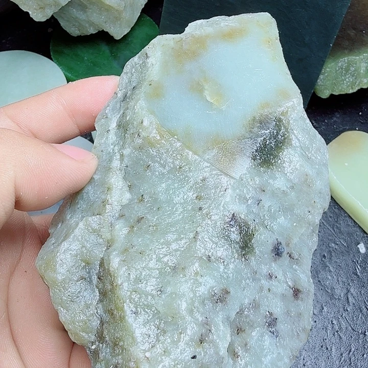 未镶嵌和田玉（糖玉）珠宝奇石