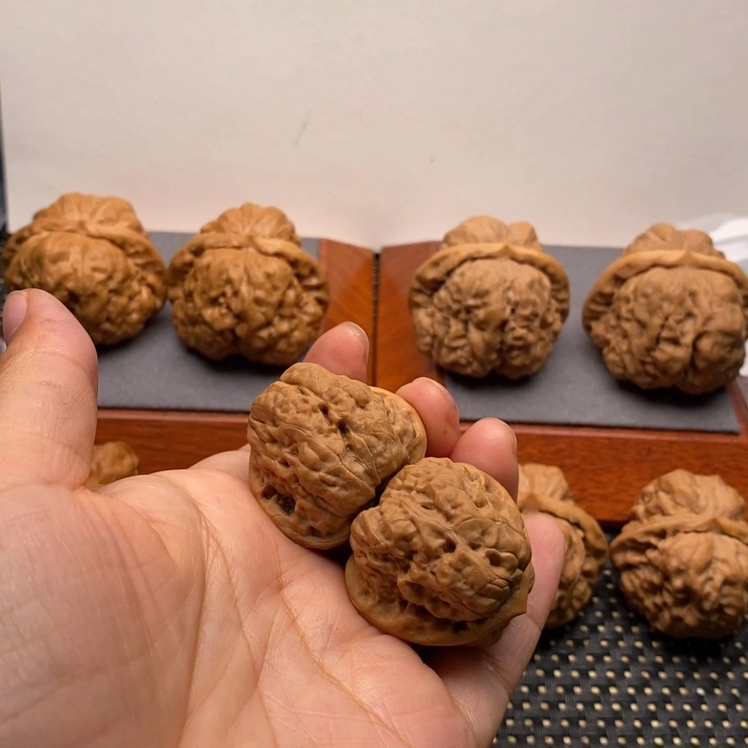 j***y把件文玩核桃三角白茬边32左右
