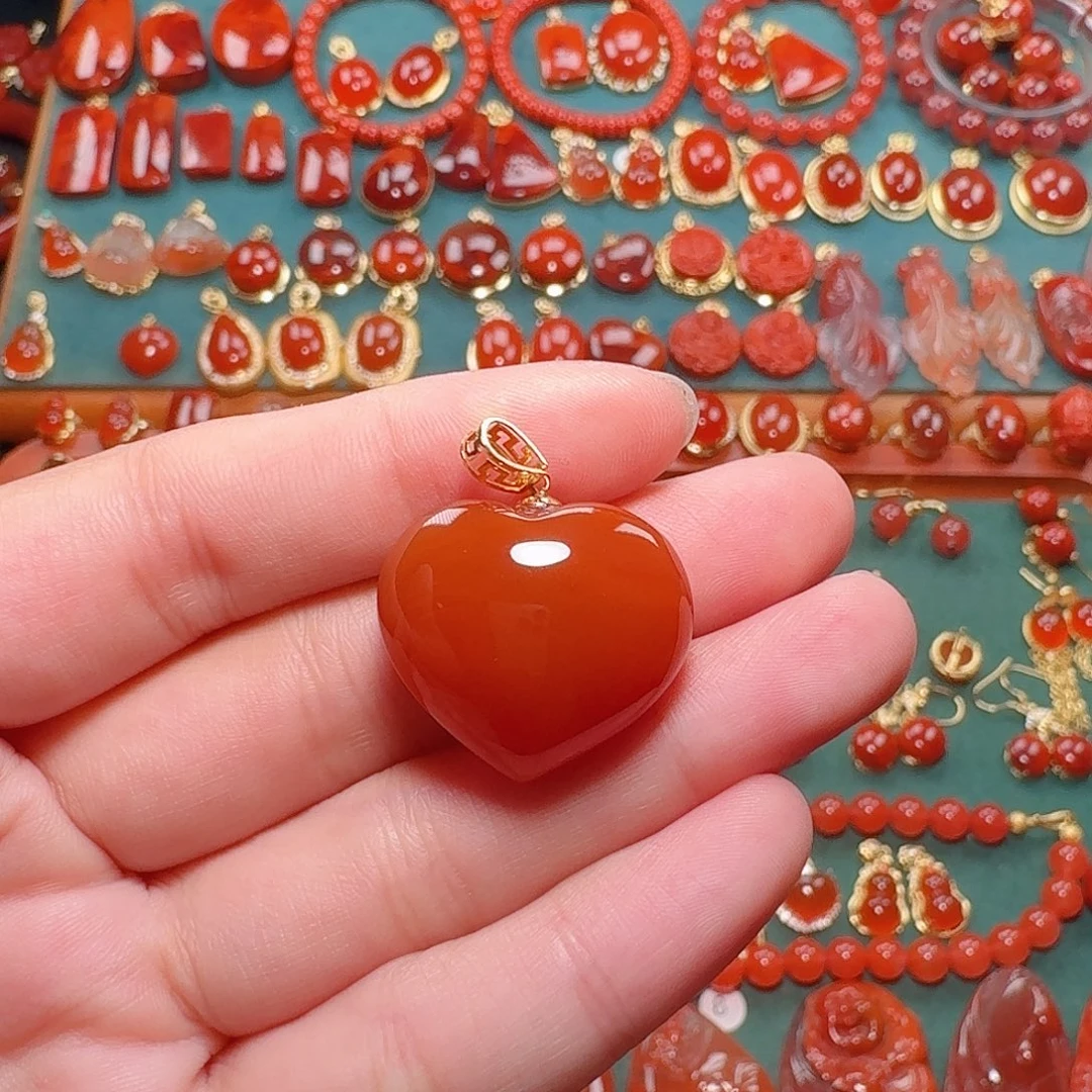 南红玛瑙18K金镶嵌吊坠