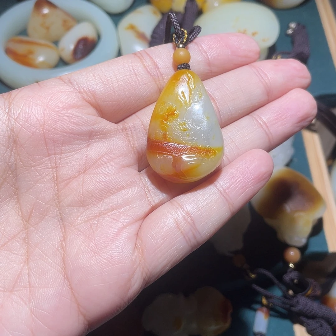 和田玉未镶嵌颈饰