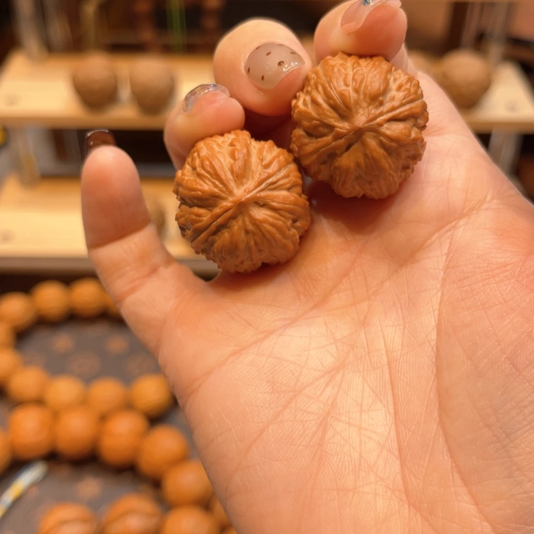 文玩核桃把件豆粒儿纹京八棱