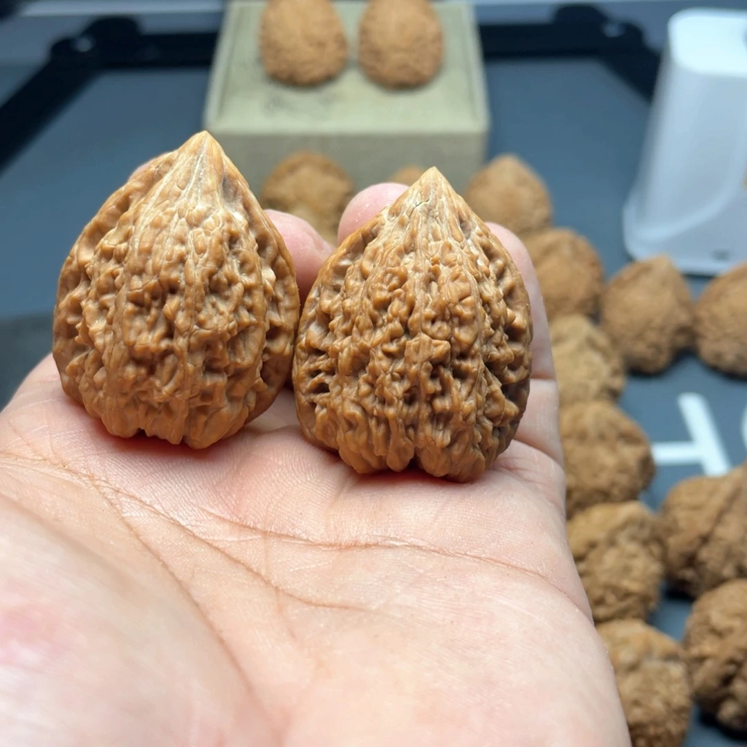 文玩核桃把件?*?塔尖33