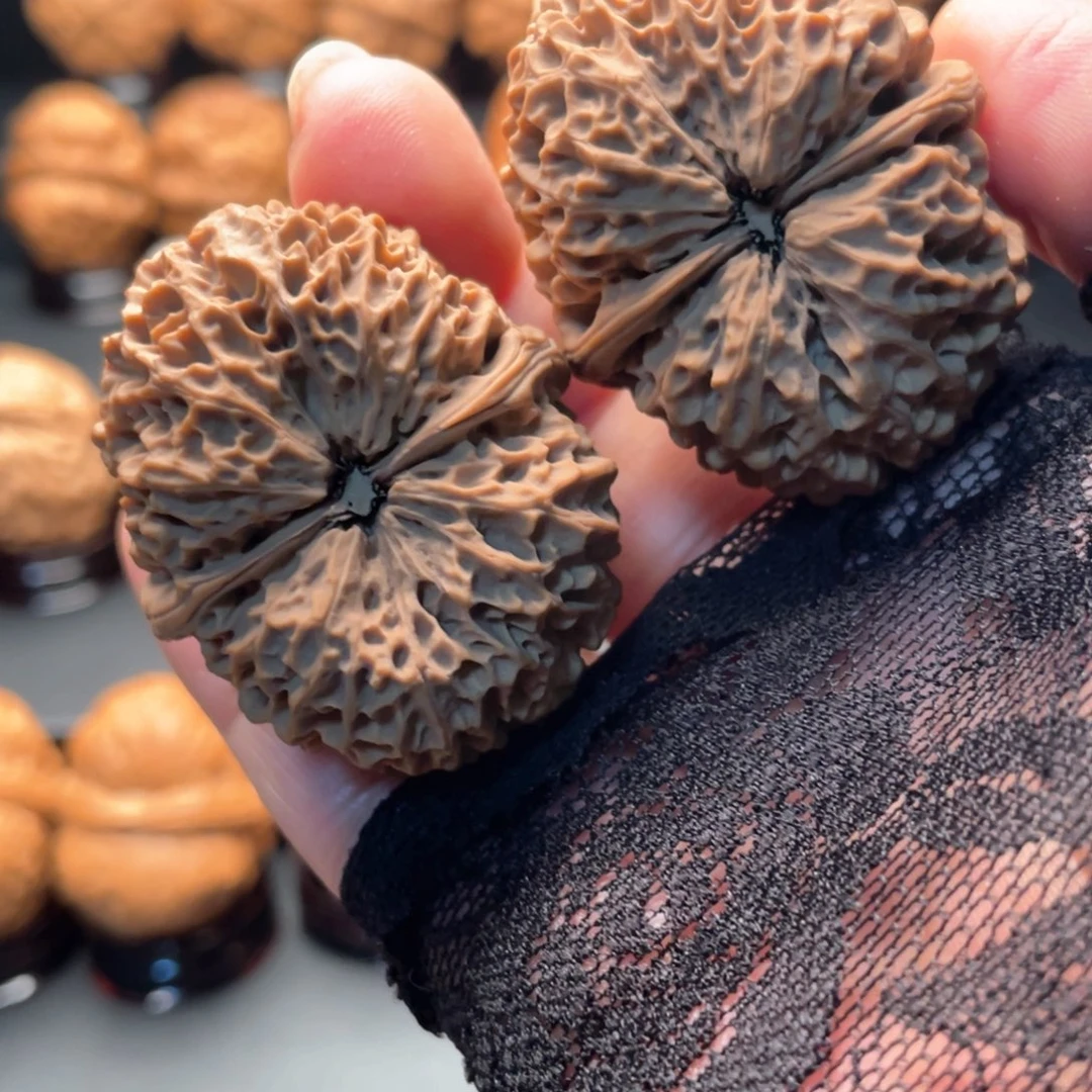 文玩核桃把件铁南疆…………