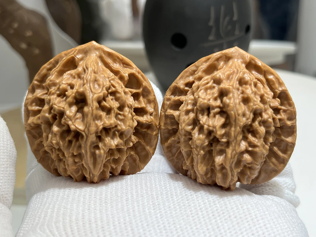 【618大福利】44蟠龙纹文玩核桃带三面佛橄榄核