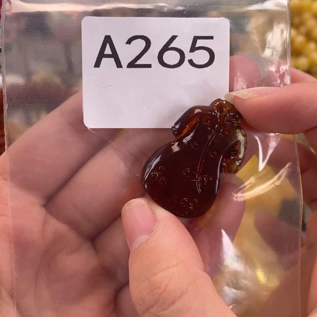 未镶嵌琥珀珠宝奇石