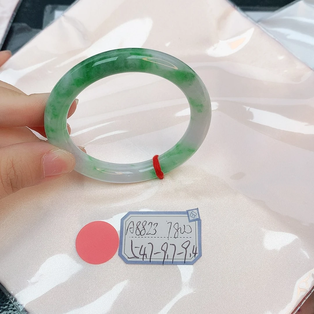 翡翠手镯未镶嵌缅甸翡翠