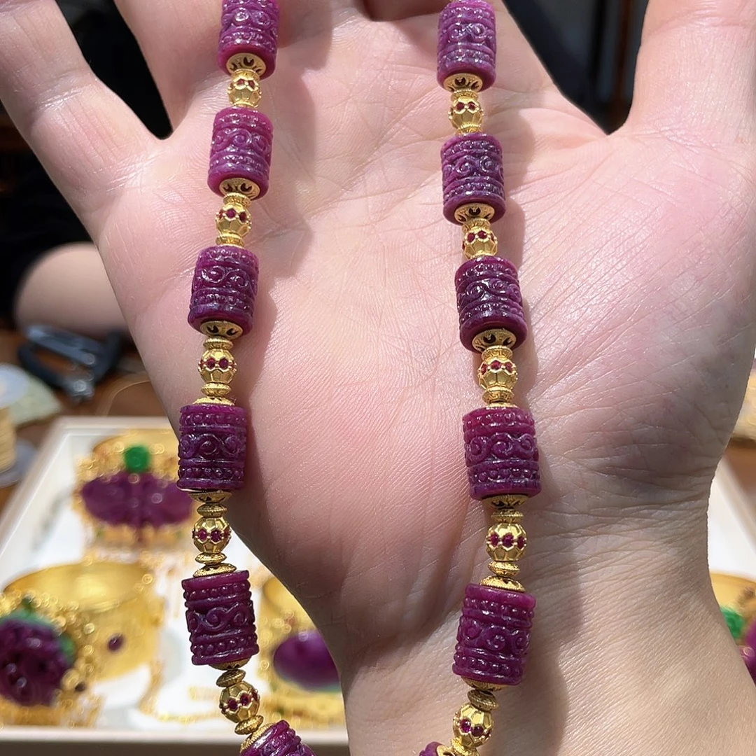 锦纶铁合金吊坠红宝