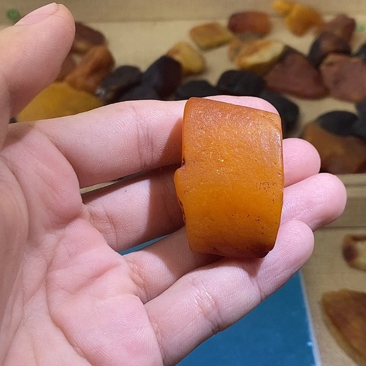 琥珀未镶嵌裸石蜜蜡