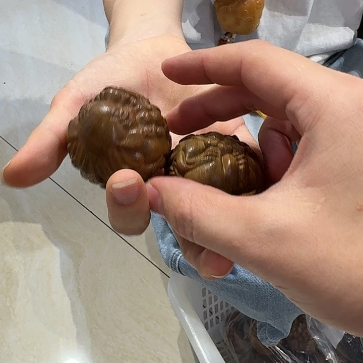 维腊木（绿檀）其他5.0 貔貅一对小瑕疵的
