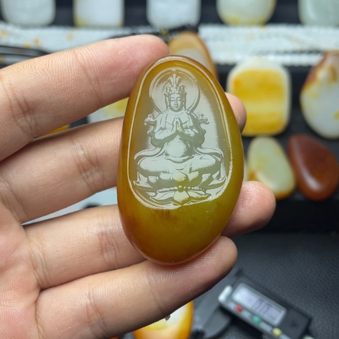和田玉未镶嵌颈饰