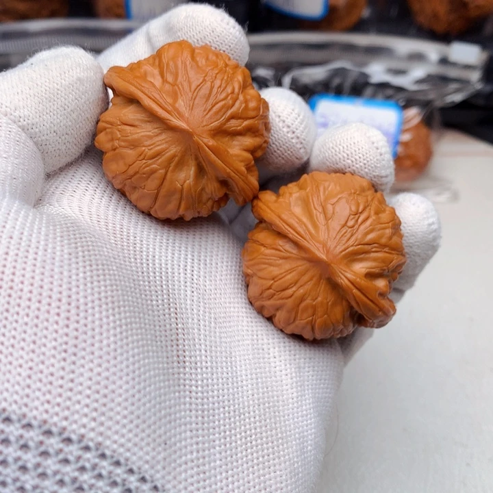 辉***@文玩核桃吊坠将军帽